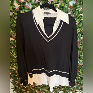 Adrianna Papell Black and Cream V-Neck Top size large
PTP 21
Length 27